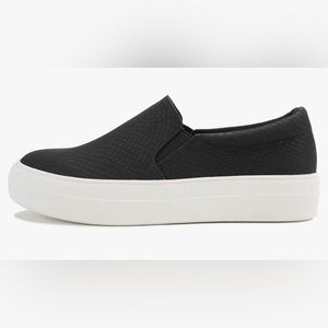 Soda Platform Black Slip on shoes Women’s Size: 8.5‎